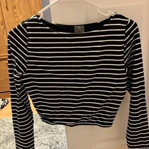 Black and White Fitted Crop Long Sleeve Blouse